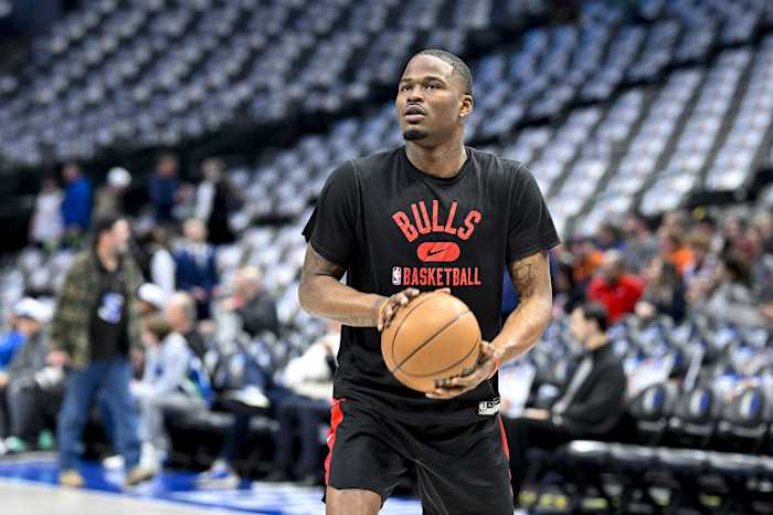 Chicago Bulls forward Javonte Green (24) warms up before the game against the Dallas Mavericks at the American Airlines Center.